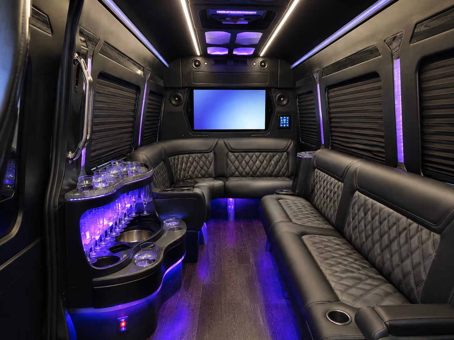 employee commuter shuttles and recurring corporate routes in maple grove
