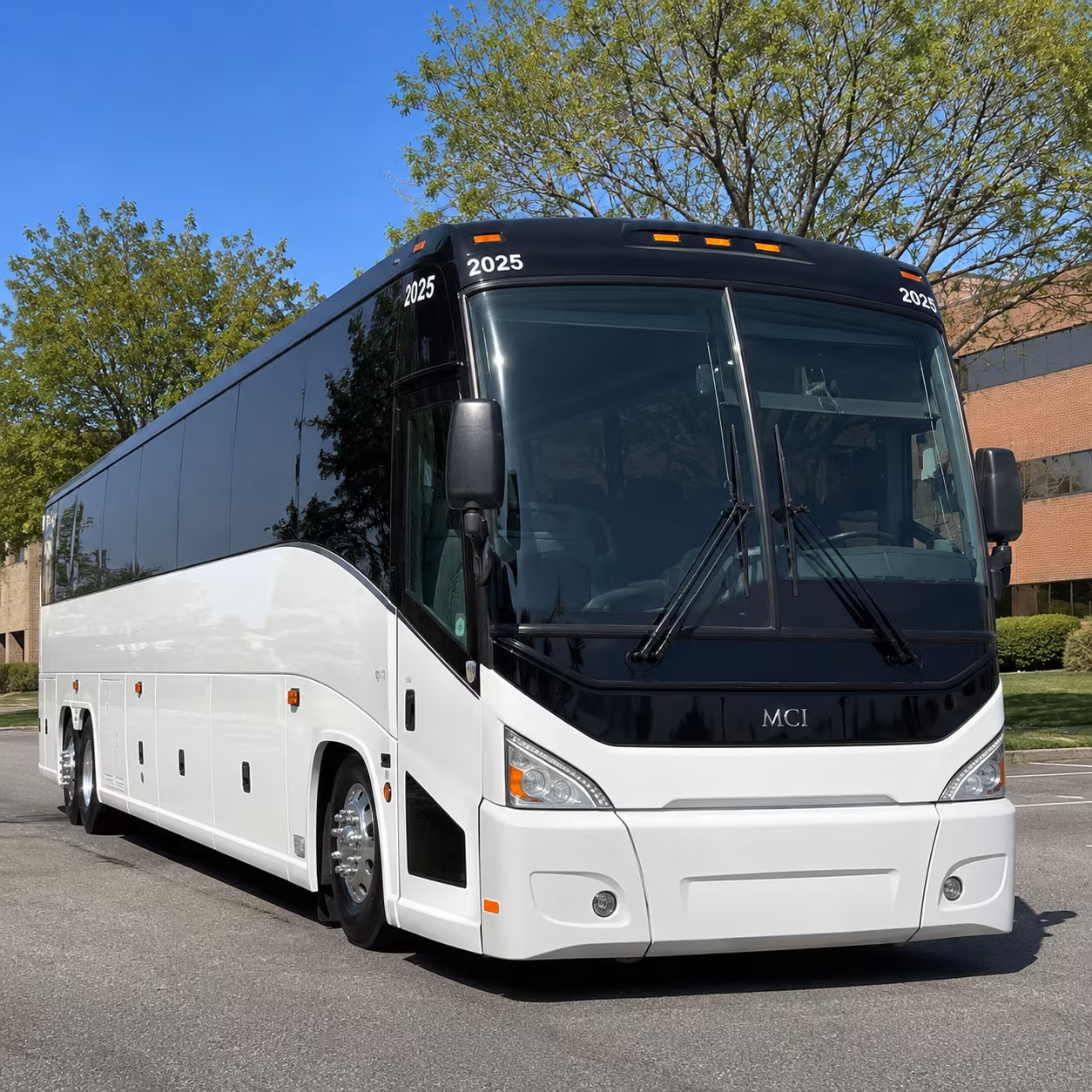 find a bus from maple grove to duluth for fall trips marathons and holiday lights